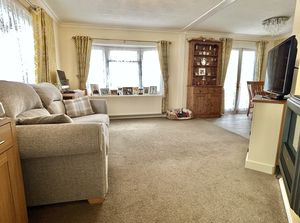 Lounge/Diner- click for photo gallery
